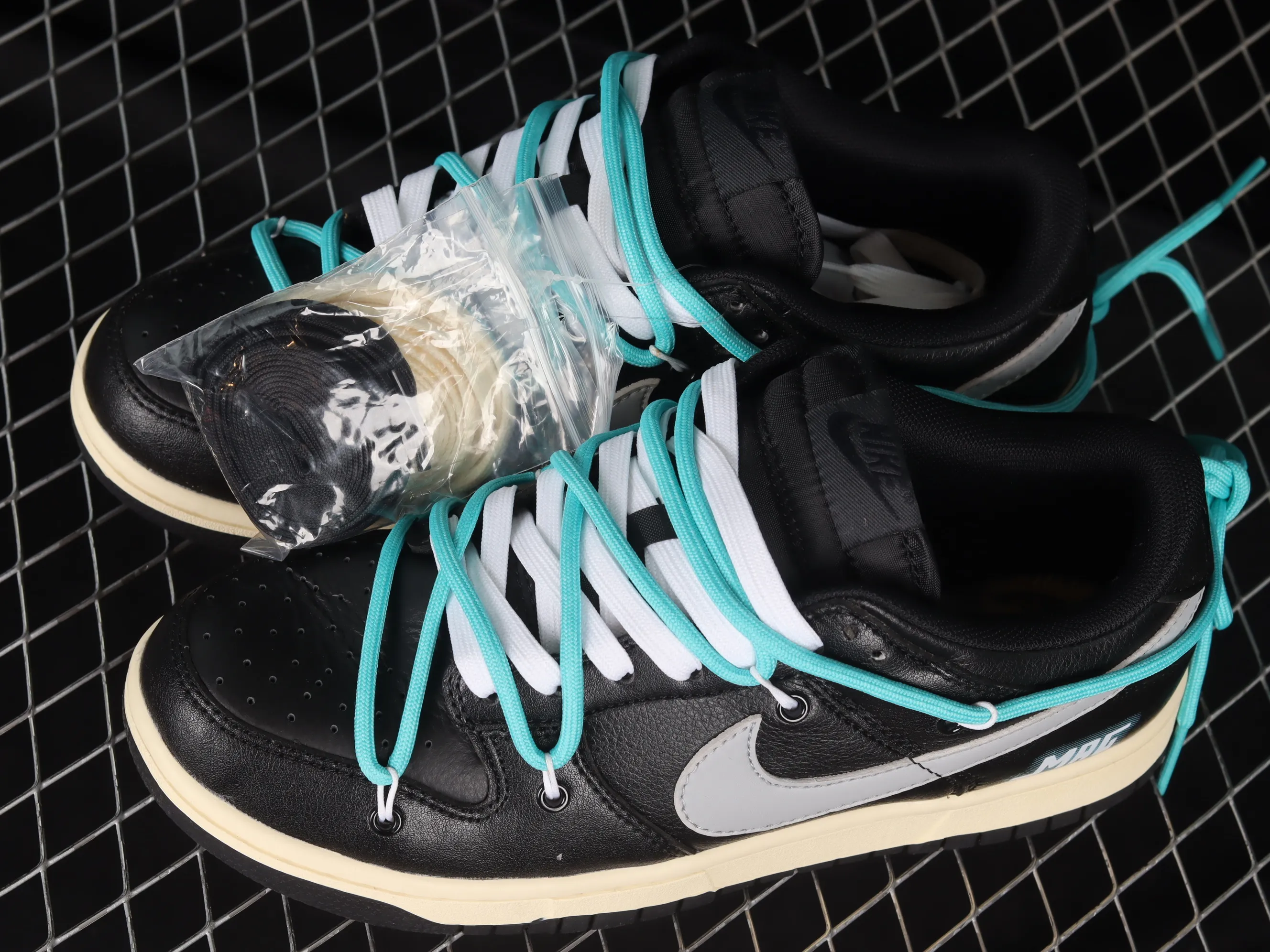 All Categories Nk SB Dunk Series Nk SB Dunk Low Low-top Sneakers Nk Dunk Low Punk Style Back to the Future Customized version of deconstructed strap casual sneakers DJ6188-002
